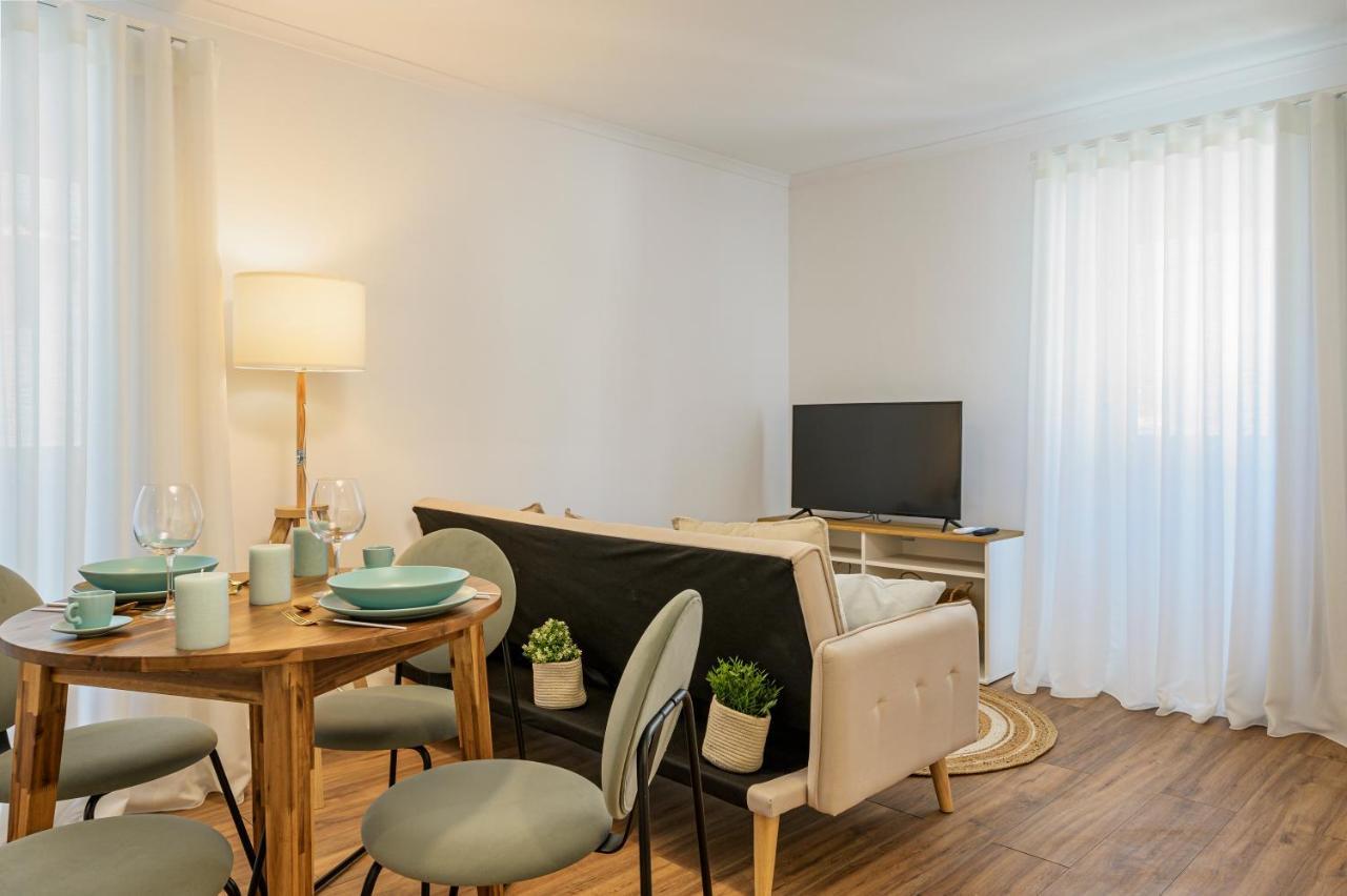 Chalet Marias - Parede Beach Apartments المظهر الخارجي الصورة