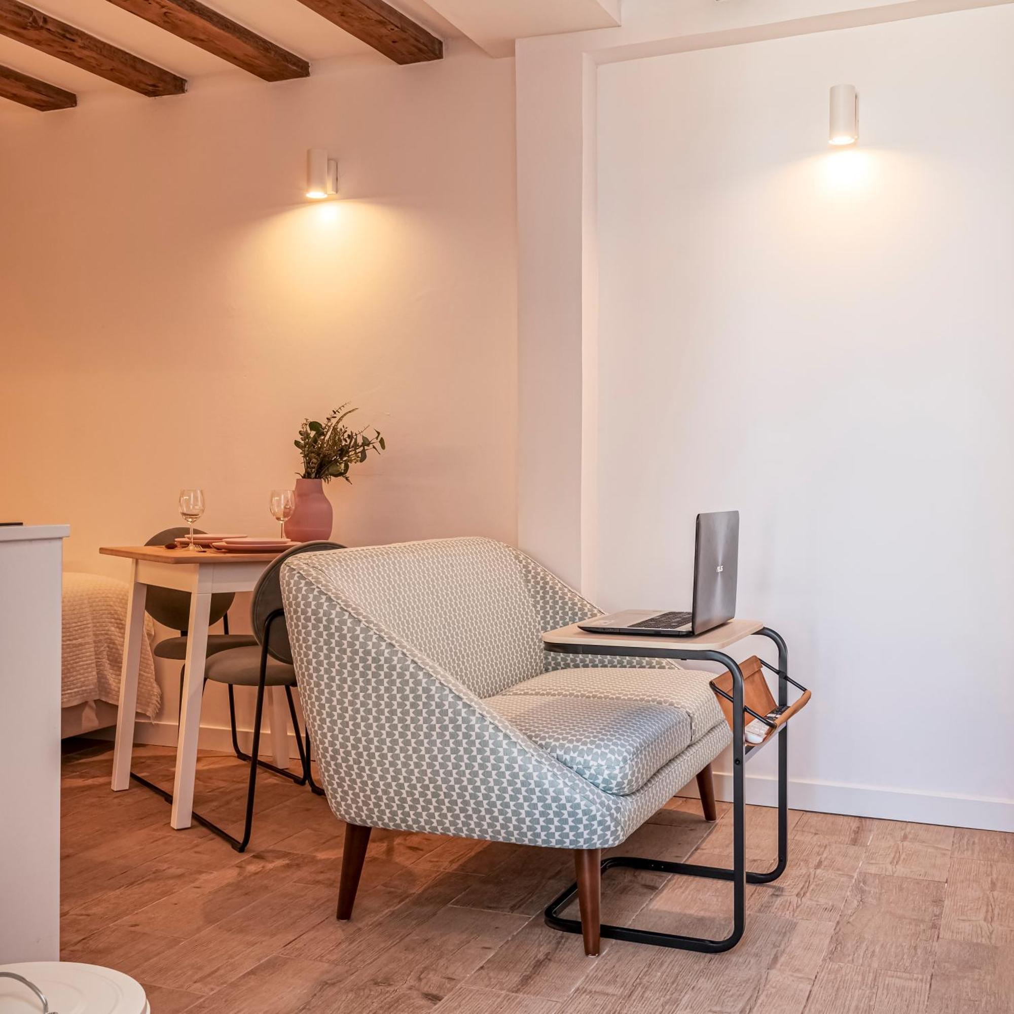 Chalet Marias - Parede Beach Apartments المظهر الخارجي الصورة